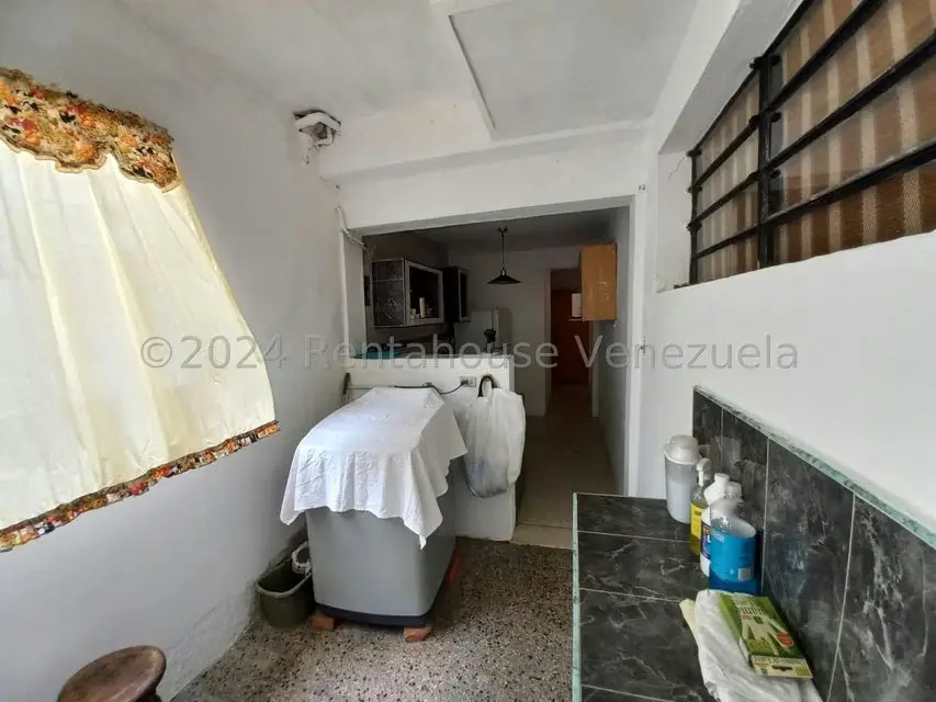 Casa (Multipes Niveles) en Venta en Prados del Este, Distrito Metropolitano - 58