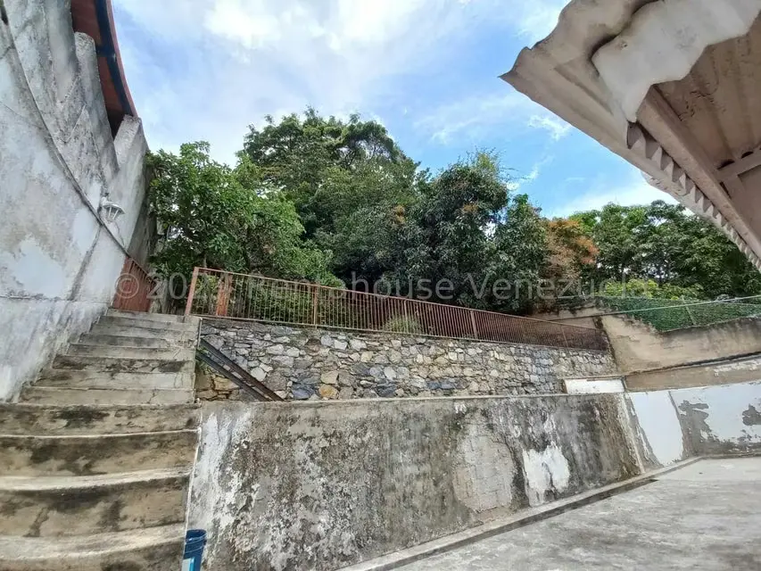 Casa (Multipes Niveles) en Venta en Prados del Este, Distrito Metropolitano - 63
