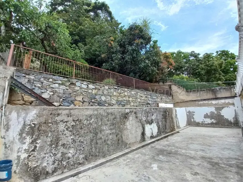 Casa (Multipes Niveles) en Venta en Prados del Este, Distrito Metropolitano - 64