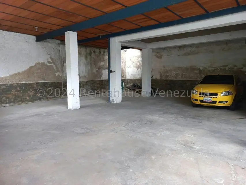 Casa (Multipes Niveles) en Venta en Prados del Este, Distrito Metropolitano - 69