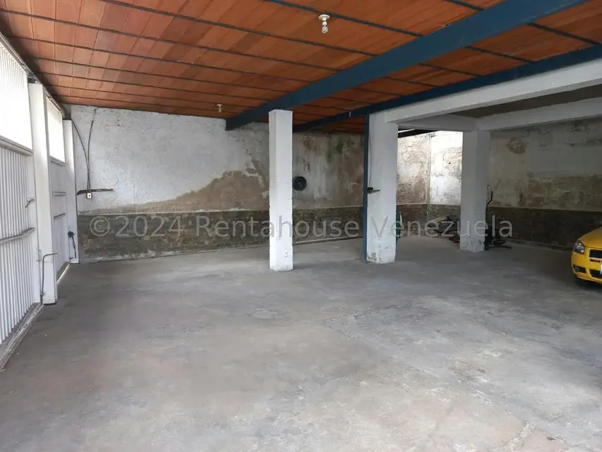 Casa (Multipes Niveles) en Venta en Prados del Este, Distrito Metropolitano - 70