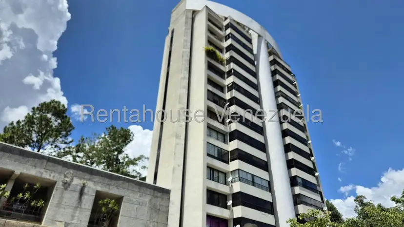 Apartamento (Duplex) en Venta en Lomas de Prados del Este, Distrito Metropolitano