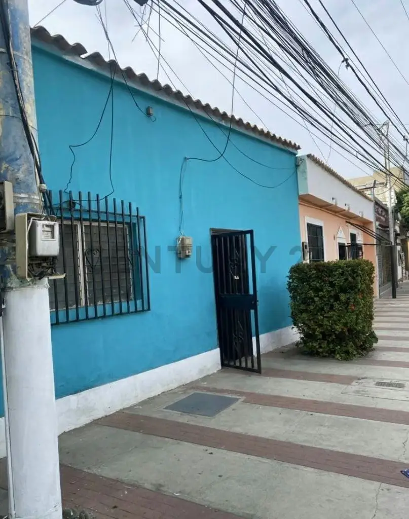 VIVIENDA IDEAL PARA COMERCIO O VIVIENDA FAMILIAR EN UBICACION PRIVILEGIADA