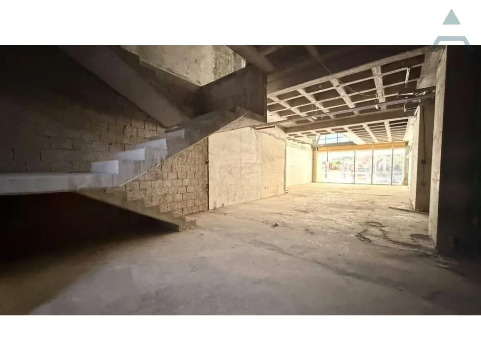 Se vende/alquila Local Comercial 855,48m² 2b Las Mercedes - 2