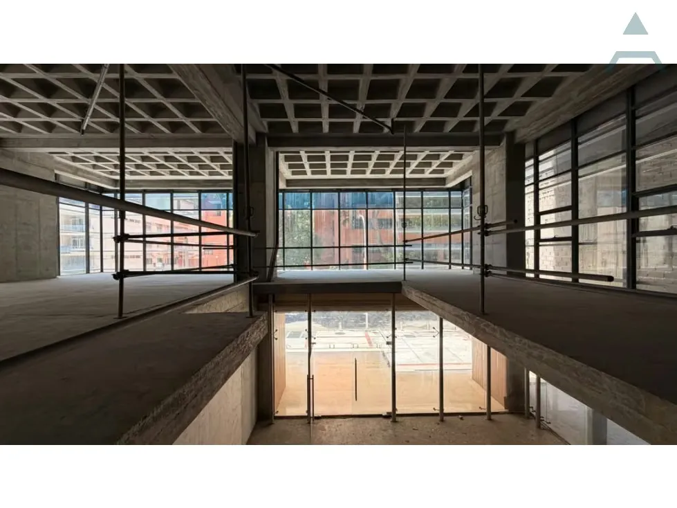 Se vende/alquila Local Comercial 855,48m² 2b Las Mercedes - 16