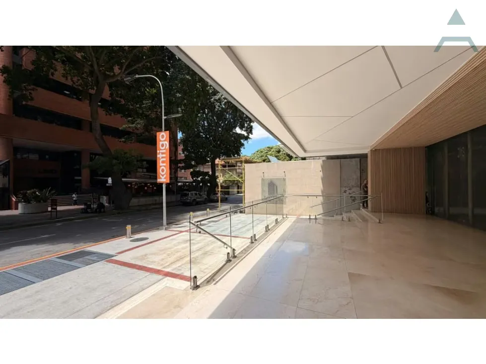Se vende/alquila Local Comercial 855,48m² 2b Las Mercedes - 7