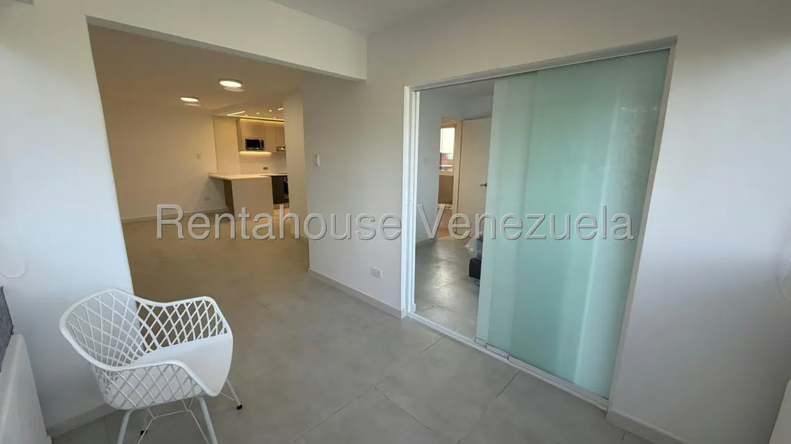 Apartamento (1 Nivel) en Alquiler en Colinas de Bello Monte, Distrito Metropolitano - 15
