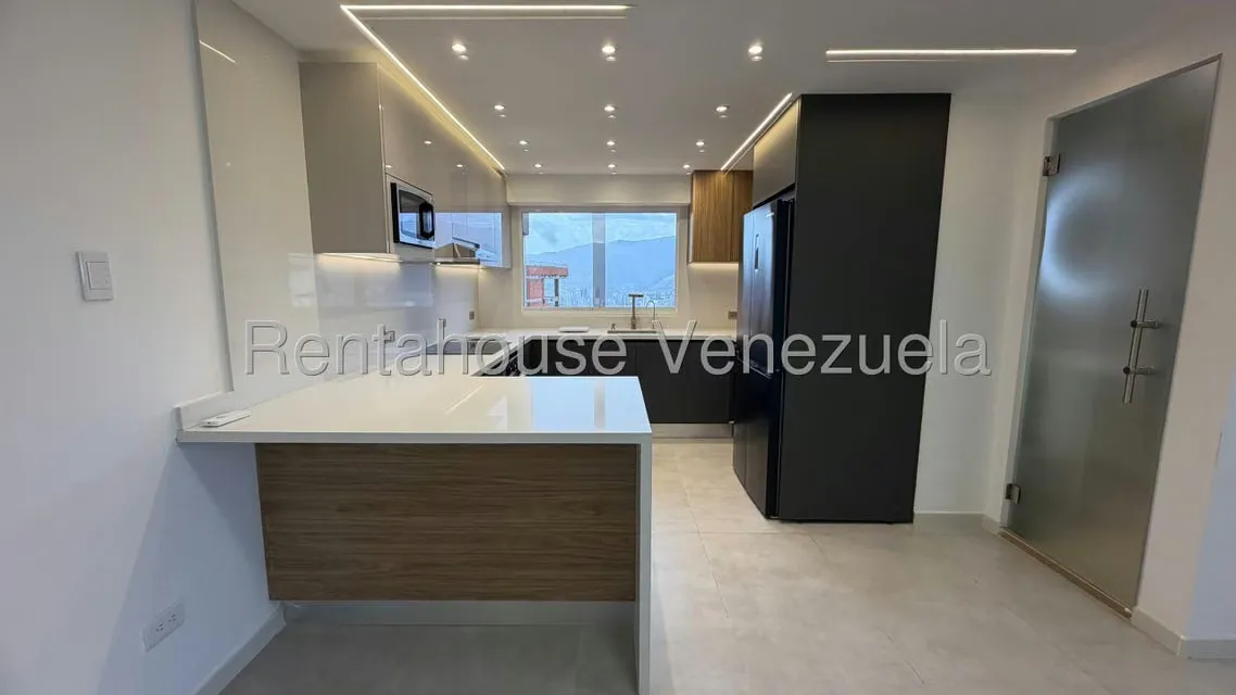 Apartamento (1 Nivel) en Alquiler en Colinas de Bello Monte, Distrito Metropolitano - 3