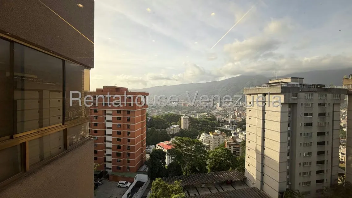 Apartamento (1 Nivel) en Alquiler en Colinas de Bello Monte, Distrito Metropolitano - 7