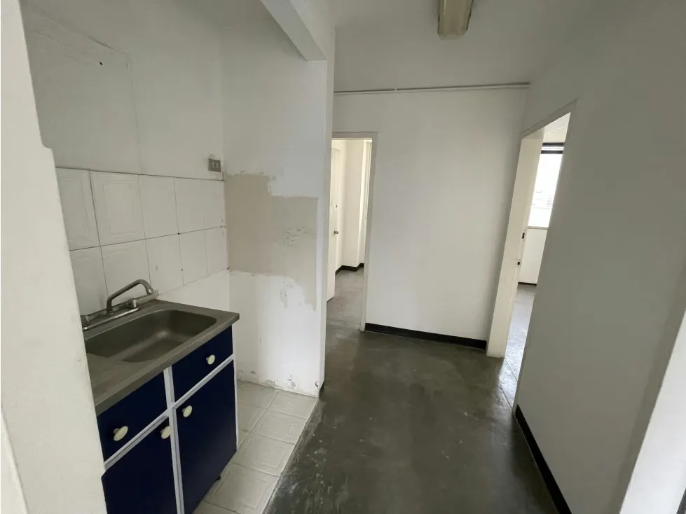 Vendo/alquilo oficina 117m2 Torre Roraima 9383 - 11