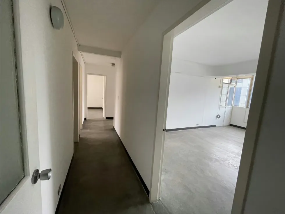 Vendo/alquilo oficina 117m2 Torre Roraima 9383 - 4