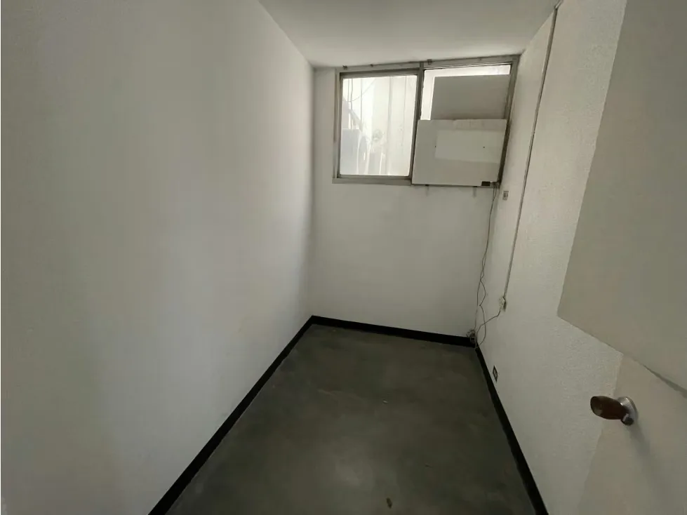 Vendo/alquilo oficina 117m2 Torre Roraima 9383 - 6