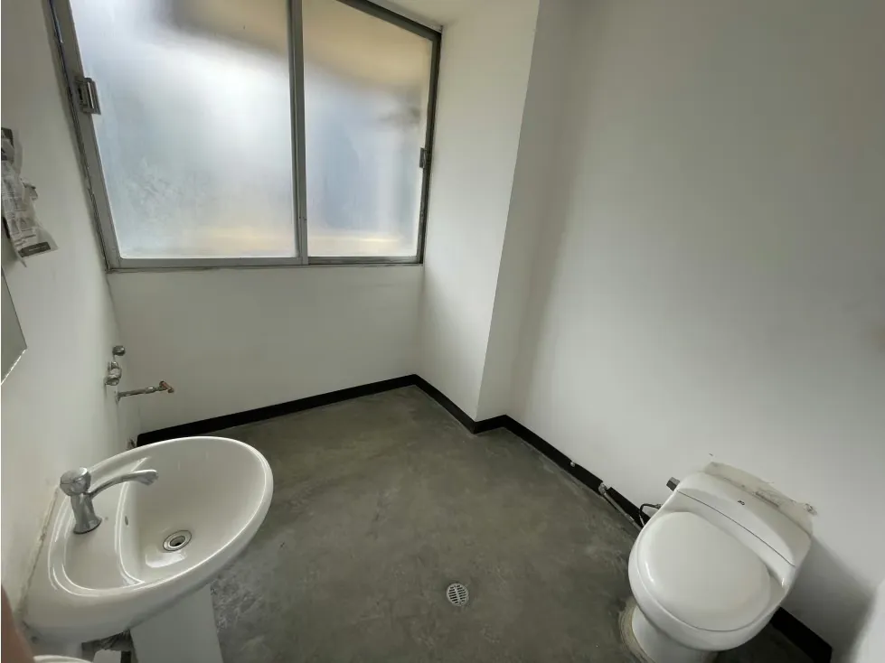 Vendo/alquilo oficina 117m2 Torre Roraima 9383 - 10
