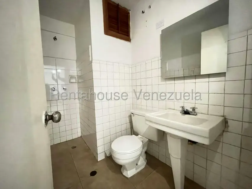 Local Comercial en Alquiler en Zona Centro, Aragua - 12