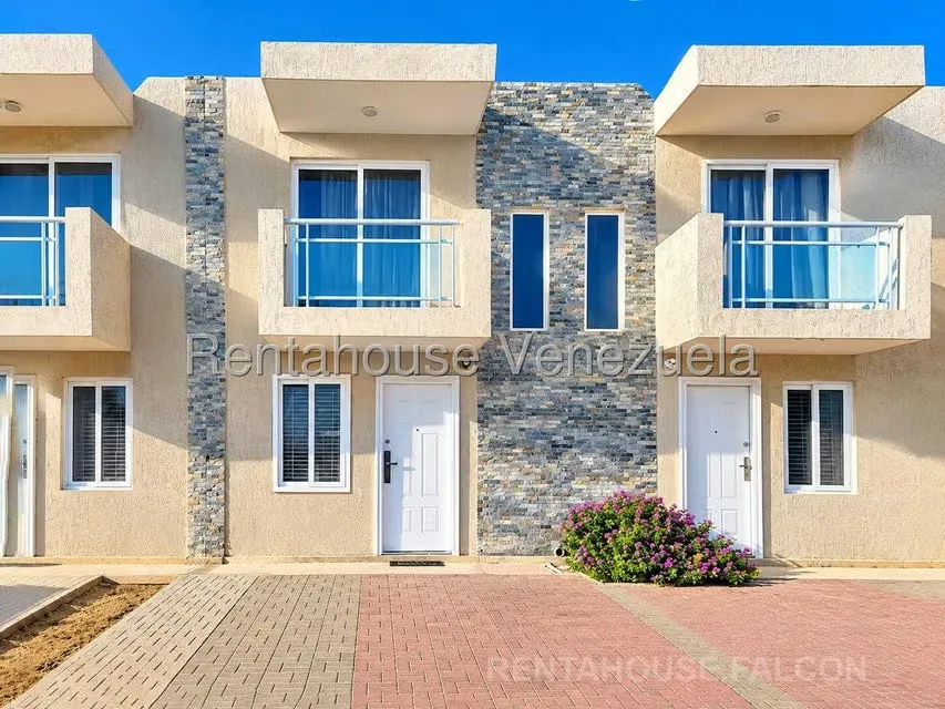 Townhouse (Multiples Niveles) en Venta en Puerta Maraven, Falcon