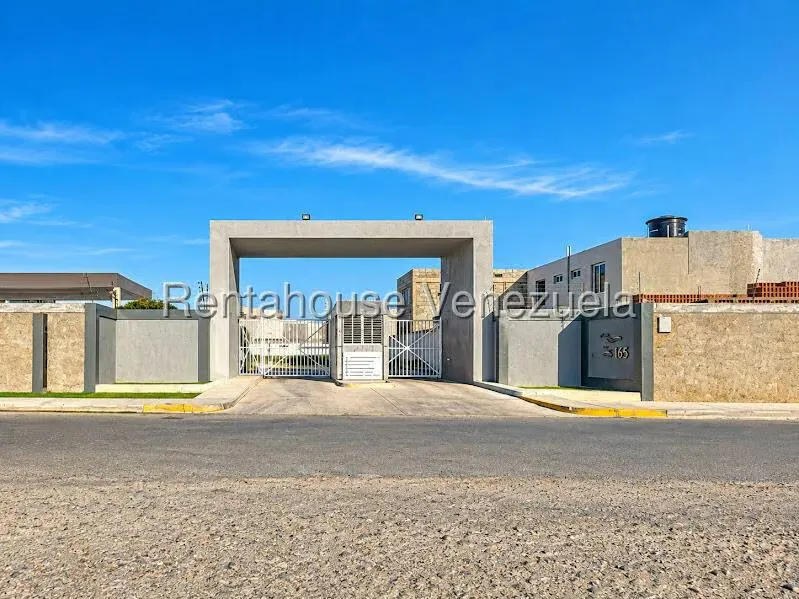 Townhouse (Multiples Niveles) en Venta en Puerta Maraven, Falcon - 2