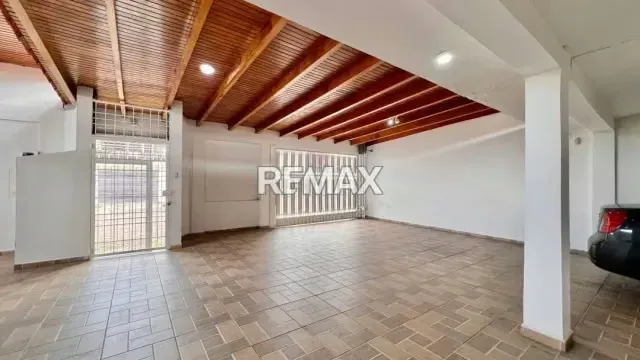 Quinta Remodelada Ubicada en los Naranjos a pocos metros de la Avenida España y Pueblo - 3