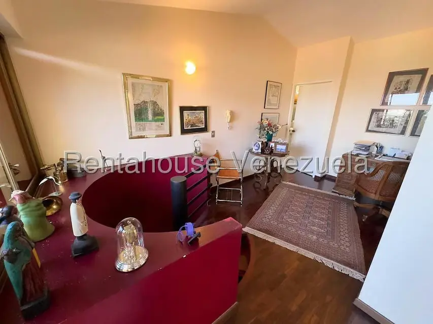 Apartamento (Duplex) en Venta en La Tahona, Distrito Metropolitano - 29