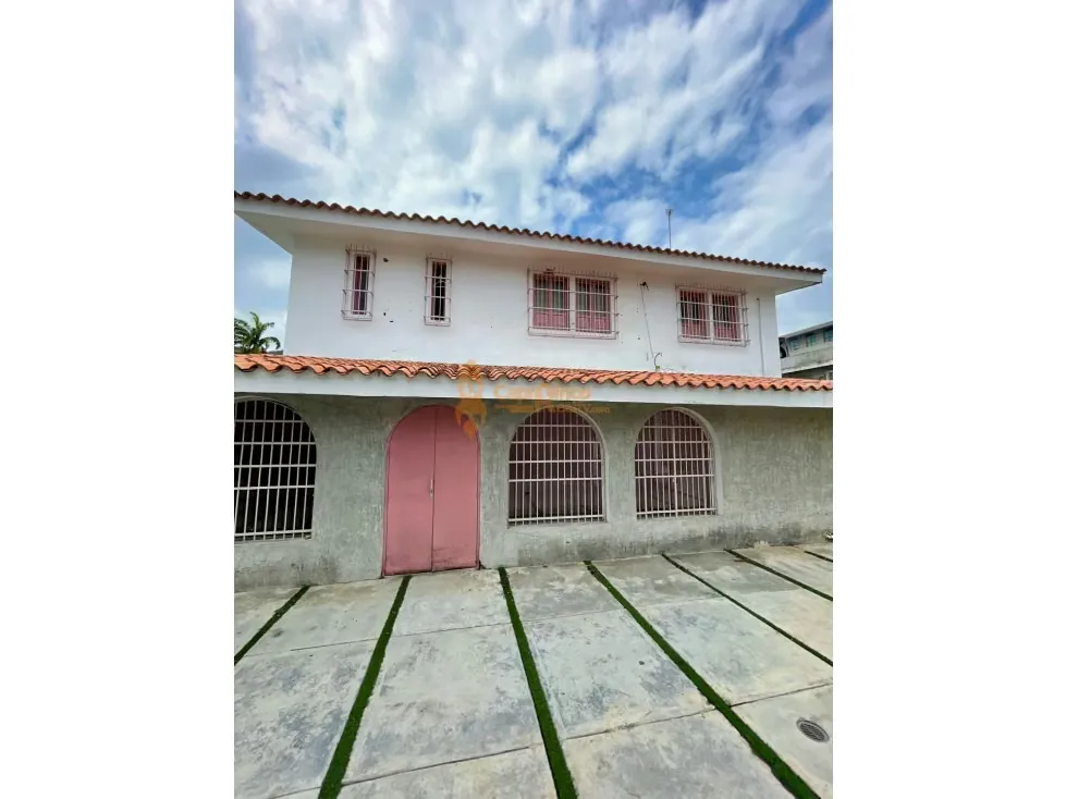 Casa comercial diagonal a CC Concepto la Viña TCL L 8518675