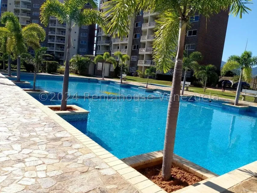 Apartamento (1 Nivel) en Alquiler en Costa Azul, Nueva Esparta - 2