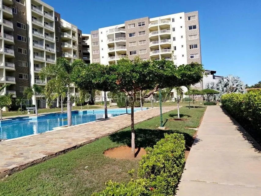 Apartamento (1 Nivel) en Alquiler en Costa Azul, Nueva Esparta - 3