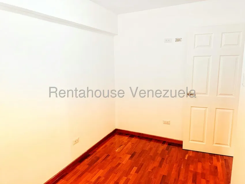 Apartamento (1 Nivel) en Alquiler en Los Naranjos del Cafetal, Distrito Metropolitano - 13