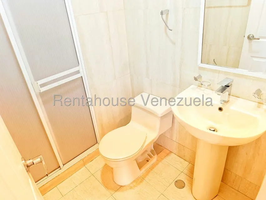 Apartamento (1 Nivel) en Alquiler en Los Naranjos del Cafetal, Distrito Metropolitano - 14