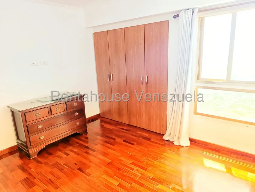 Apartamento (1 Nivel) en Alquiler en Los Naranjos del Cafetal, Distrito Metropolitano - 16