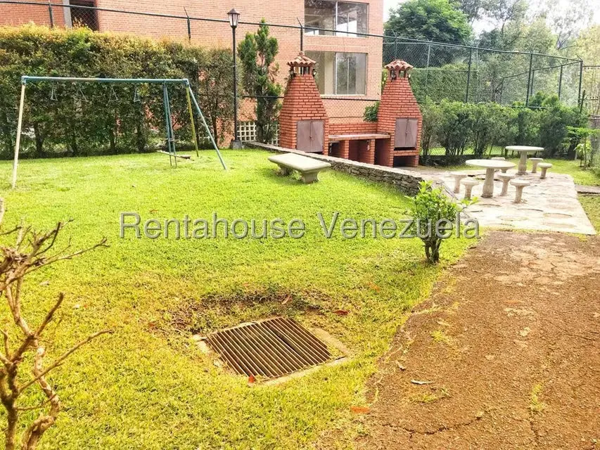 Apartamento (1 Nivel) en Alquiler en Los Naranjos del Cafetal, Distrito Metropolitano - 23