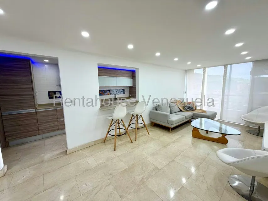 Apartamento (1 Nivel) en Alquiler en Colinas de La Tahona, Distrito Metropolitano - 16