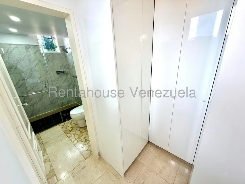 Apartamento (1 Nivel) en Alquiler en Colinas de La Tahona, Distrito Metropolitano - 19