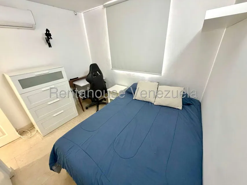 Apartamento (1 Nivel) en Alquiler en Colinas de La Tahona, Distrito Metropolitano - 26