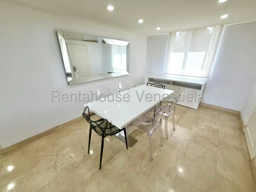 Apartamento (1 Nivel) en Alquiler en Colinas de La Tahona, Distrito Metropolitano - 5