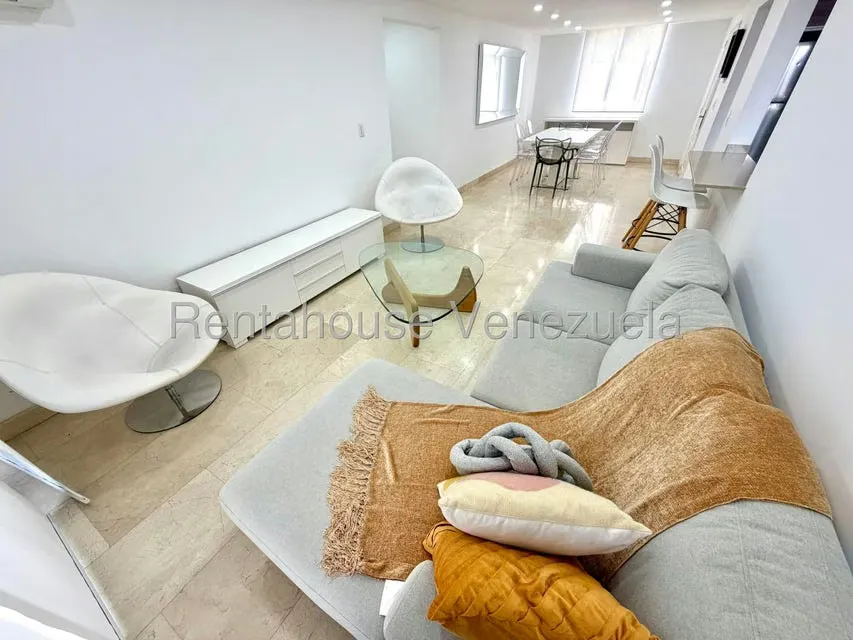 Apartamento (1 Nivel) en Alquiler en Colinas de La Tahona, Distrito Metropolitano - 8