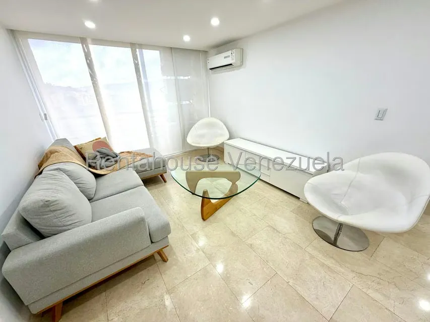 Apartamento (1 Nivel) en Alquiler en Colinas de La Tahona, Distrito Metropolitano - 9