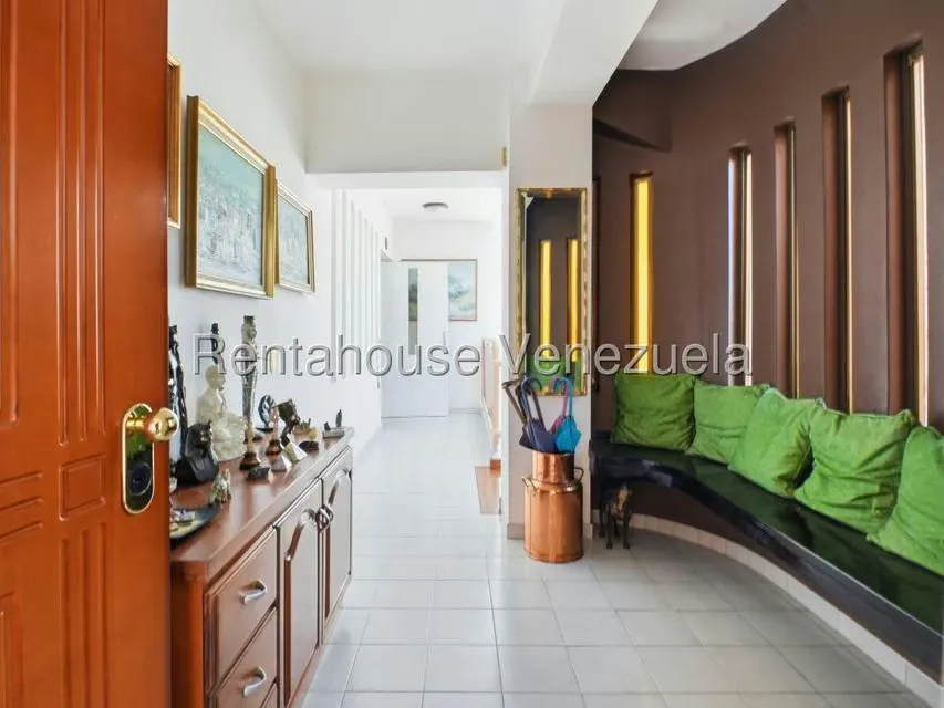 Casa (Multipes Niveles) en Venta en Cerro Verde, Distrito Metropolitano - 3