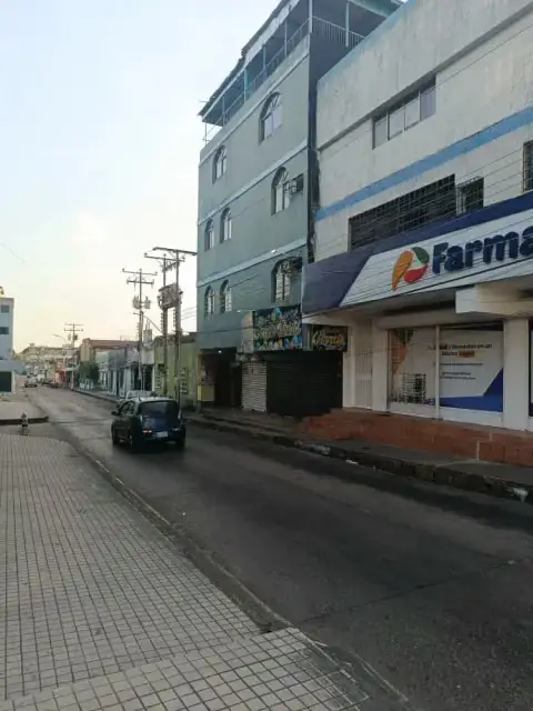 Alquilo Local Comercial, En El Sector Centro De Maturín , Calle Sucre.
