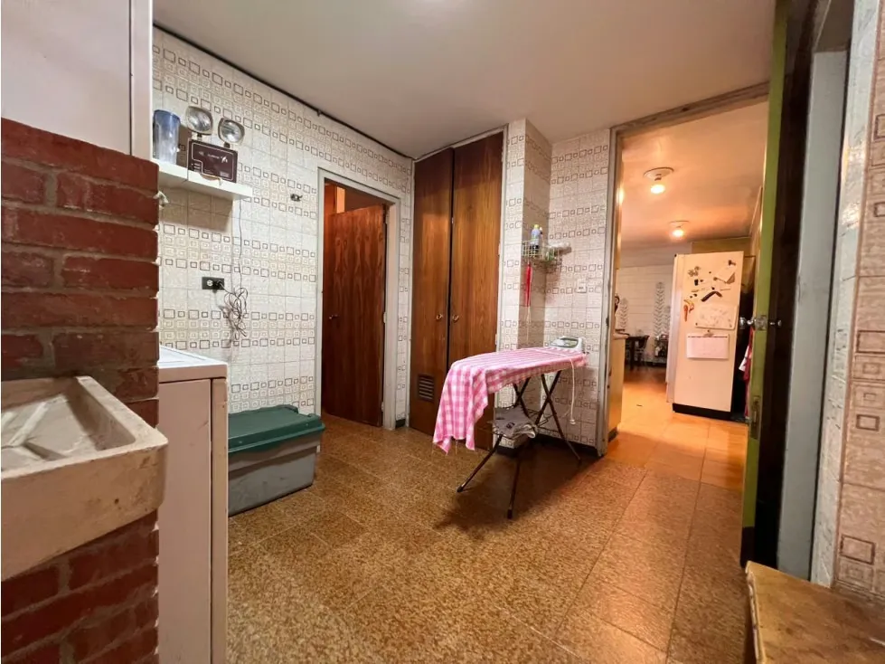 Se Vende edificio 1450m² const + 3700 terr 8h+s/8.5b+s/12p Los Chorros - 13