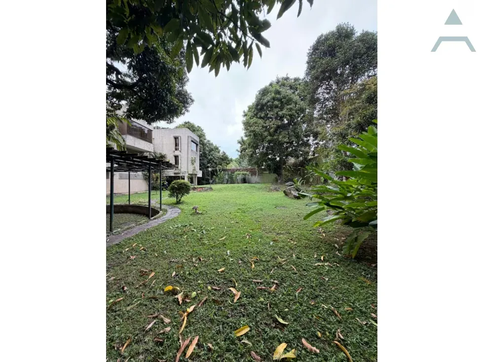Se Vende edificio 1450m² const + 3700 terr 8h+s/8.5b+s/12p Los Chorros - 36