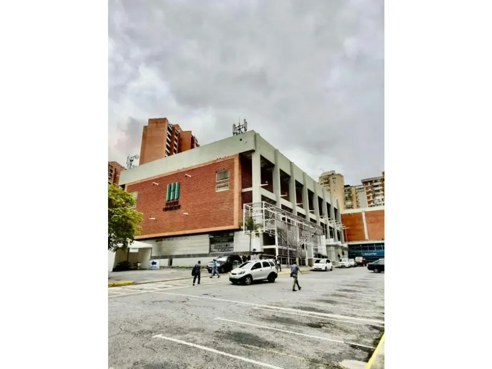 Se vende local comercial 3.838,15m2 Parque Humboldt / Prados del Este