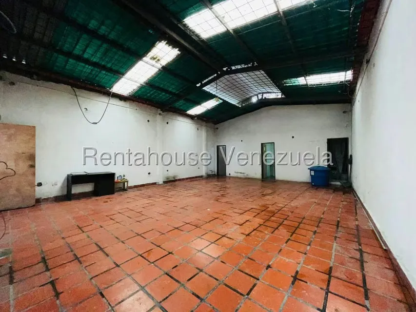 Local Comercial en Alquiler en Parroquia Santa Teresa, Distrito Metropolitano - 11