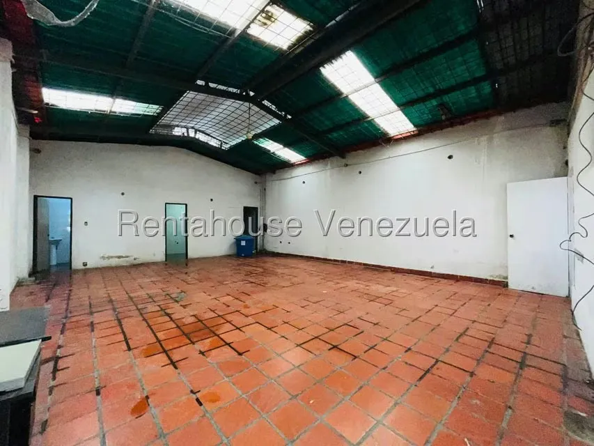 Local Comercial en Alquiler en Parroquia Santa Teresa, Distrito Metropolitano - 12