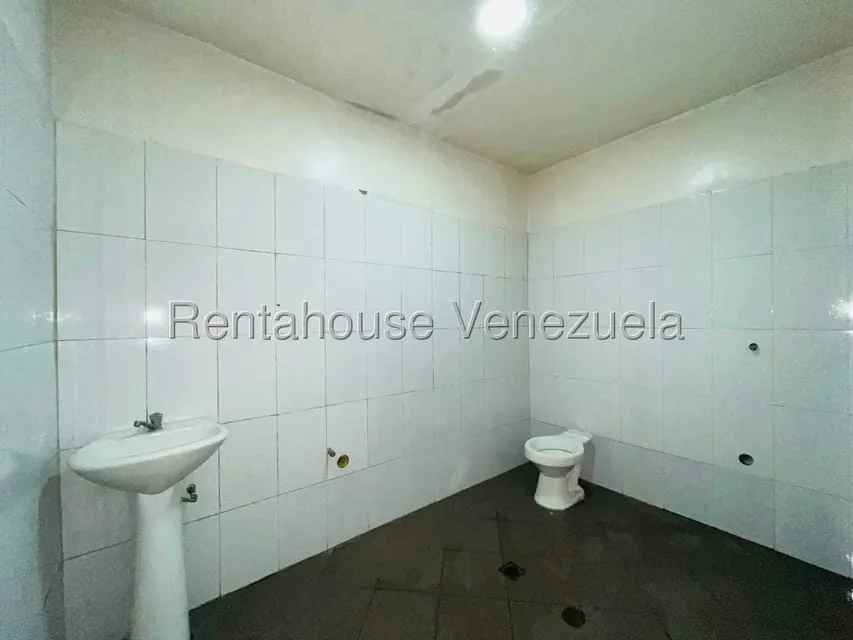 Local Comercial en Alquiler en Parroquia Santa Teresa, Distrito Metropolitano - 14