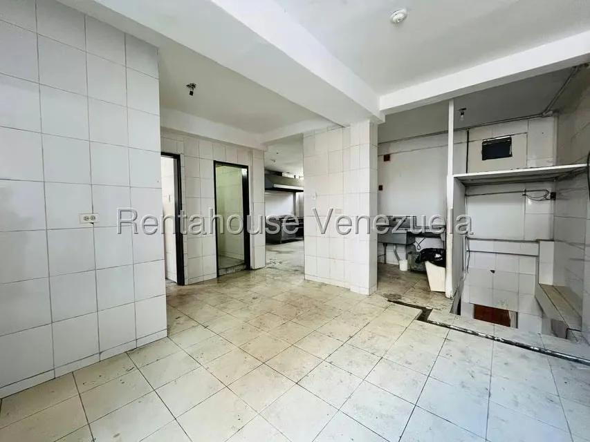 Local Comercial en Alquiler en Parroquia Santa Teresa, Distrito Metropolitano - 16