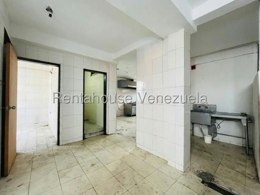 Local Comercial en Alquiler en Parroquia Santa Teresa, Distrito Metropolitano - 17