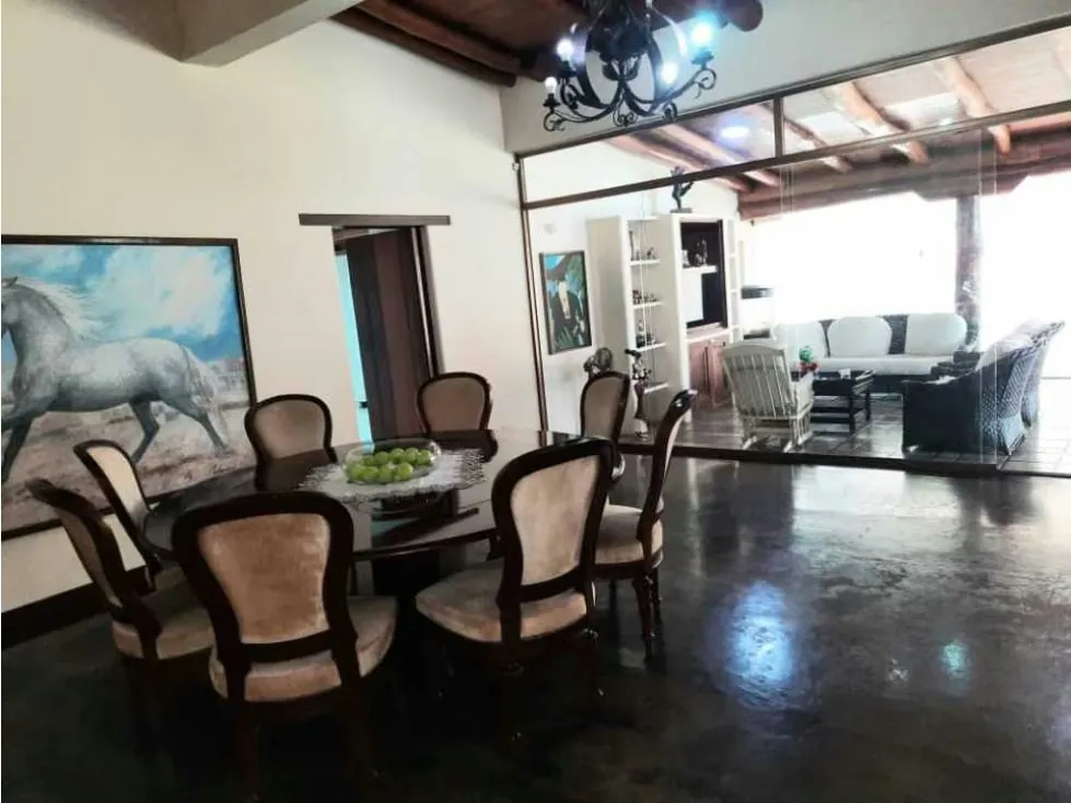 Vendo casa 900m2 Cerro Verde 8133 - 8