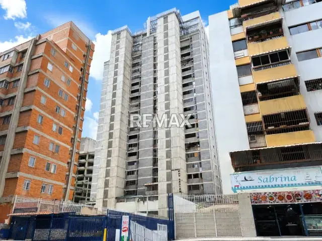 Apartamento de 93 m² en Colinas de Bello Monte | 2 habitaciones + servicio | Excelente ubicación