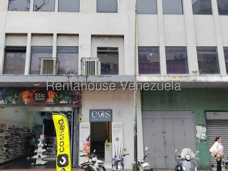 Local Comercial en Alquiler en Parroquia La Candelaria, Distrito Metropolitano - 2
