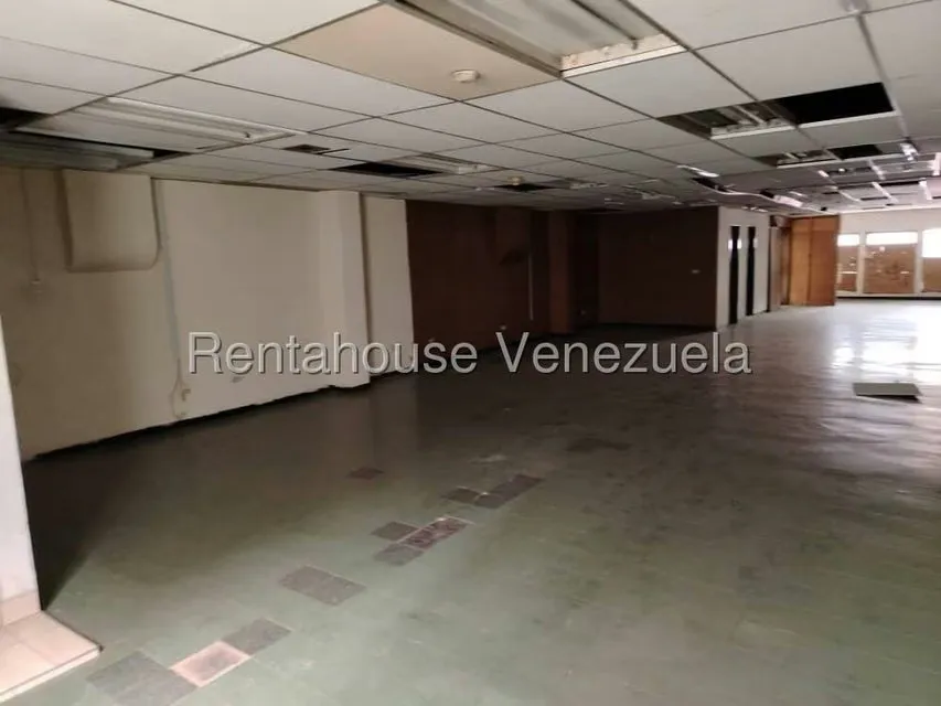 Local Comercial en Alquiler en Parroquia La Candelaria, Distrito Metropolitano - 4