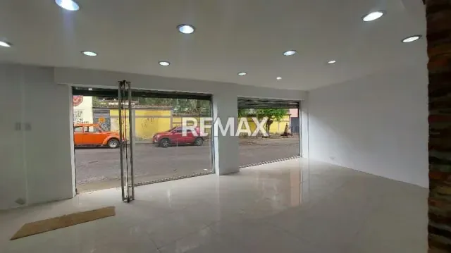 Se Alquila Local Comercial, A Pie de Calle Barrio Las Flores (Al frente del Conjunto Residencial La Hacienda) - 3